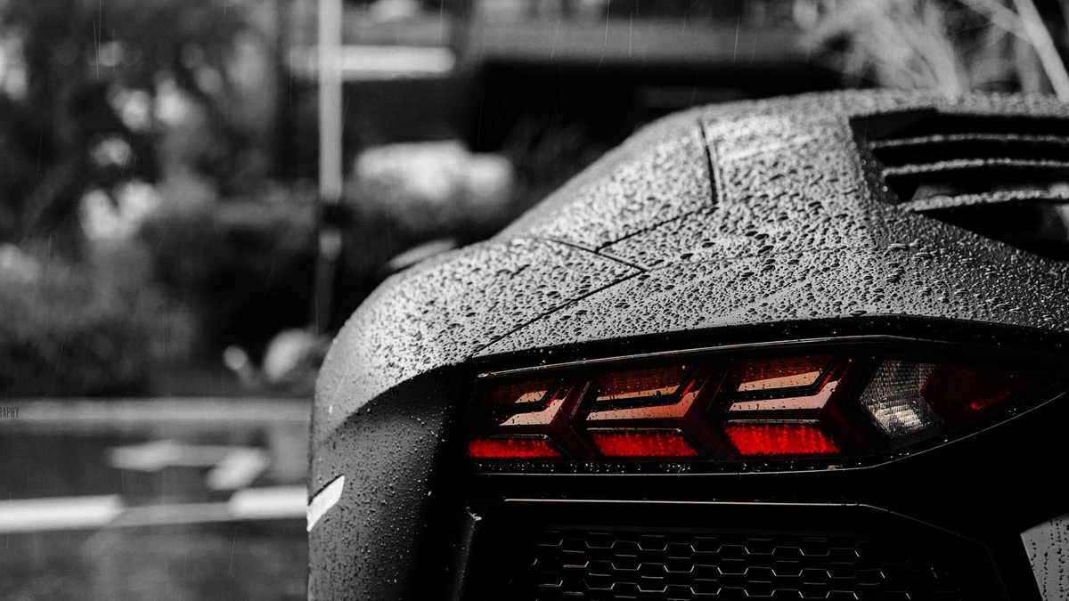 Lamborghini Aventador Monochrome Raining Water Ламборджини Авентадор вид сзади на кузове большие капли дождя черно белое фото